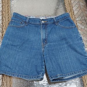 Levi's, Women's Levi's relaxed fit shorts, 12